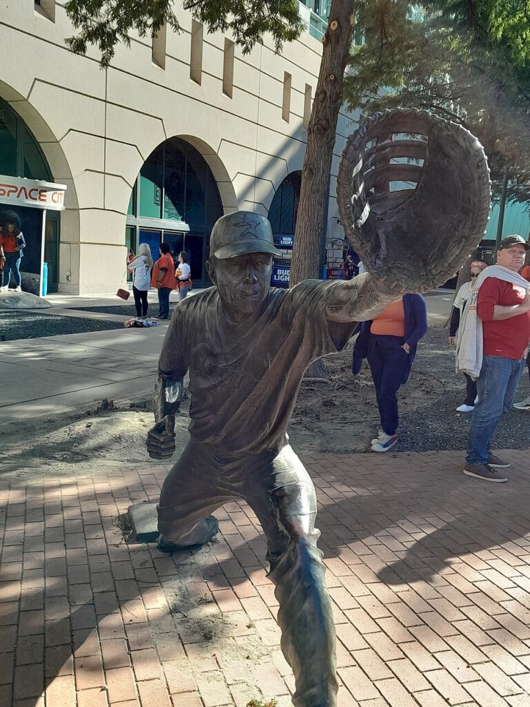 BagwellStatue